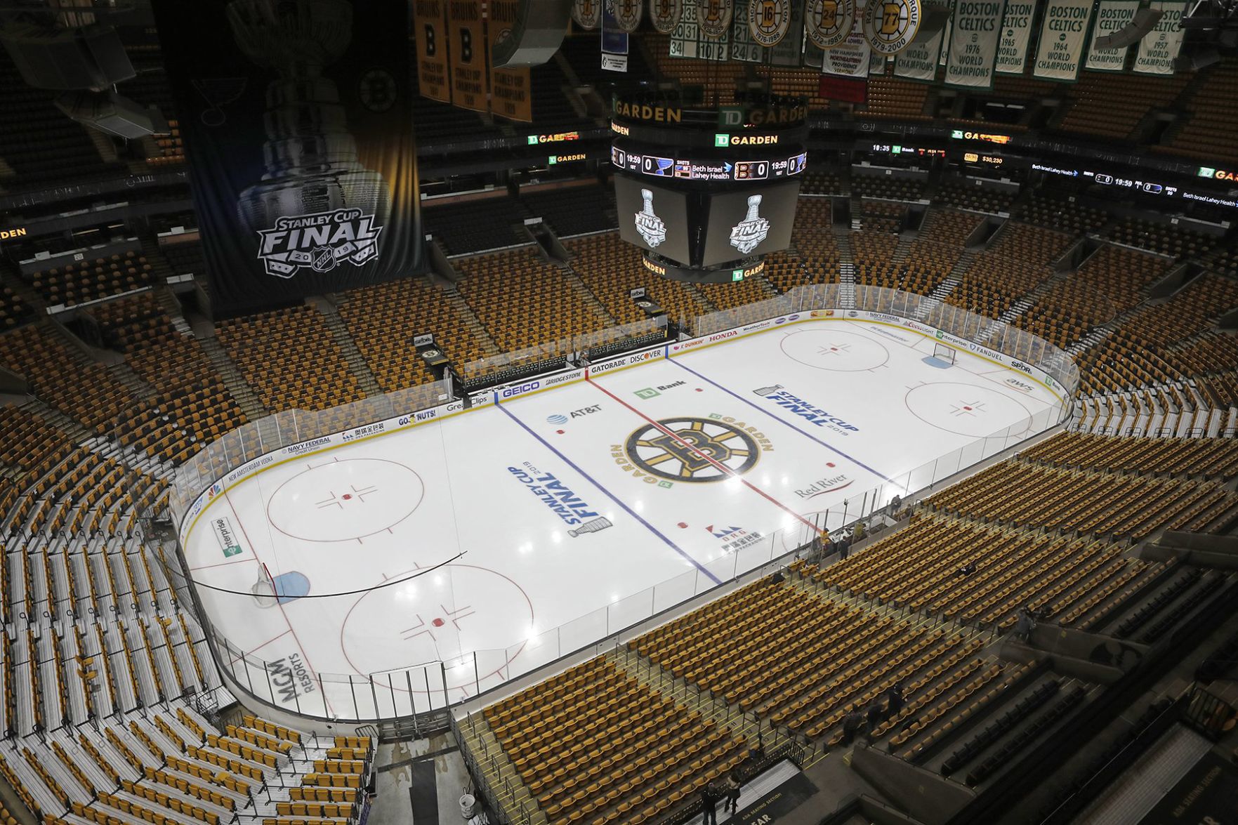 Blues and Bruins practice before the Stanley Cup